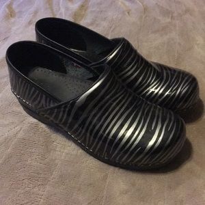 Women’s Sanita clogs